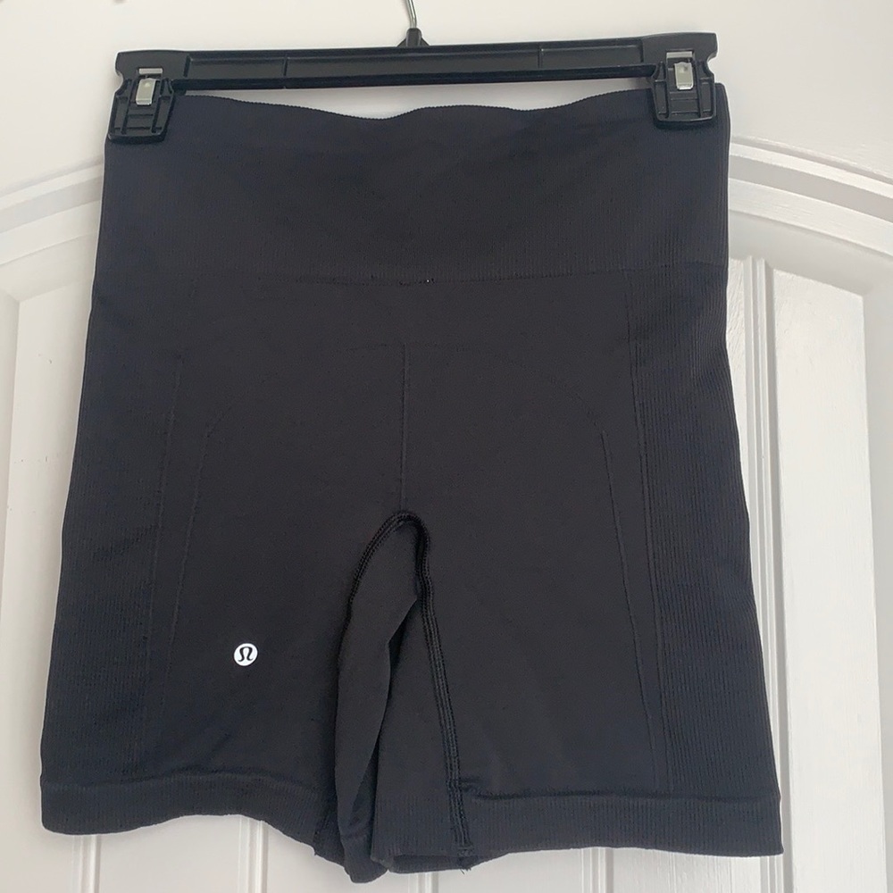 Women’s Lululemon Align 6” Biker Shorts